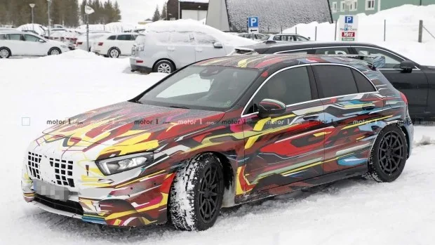 Новый Mercedes-AMG A45 активно испытывается на дорогах