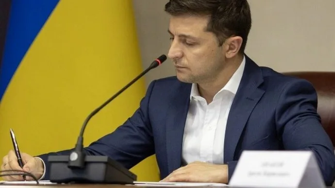 Зеленский подписал закон о противодействии земельному рейдерству