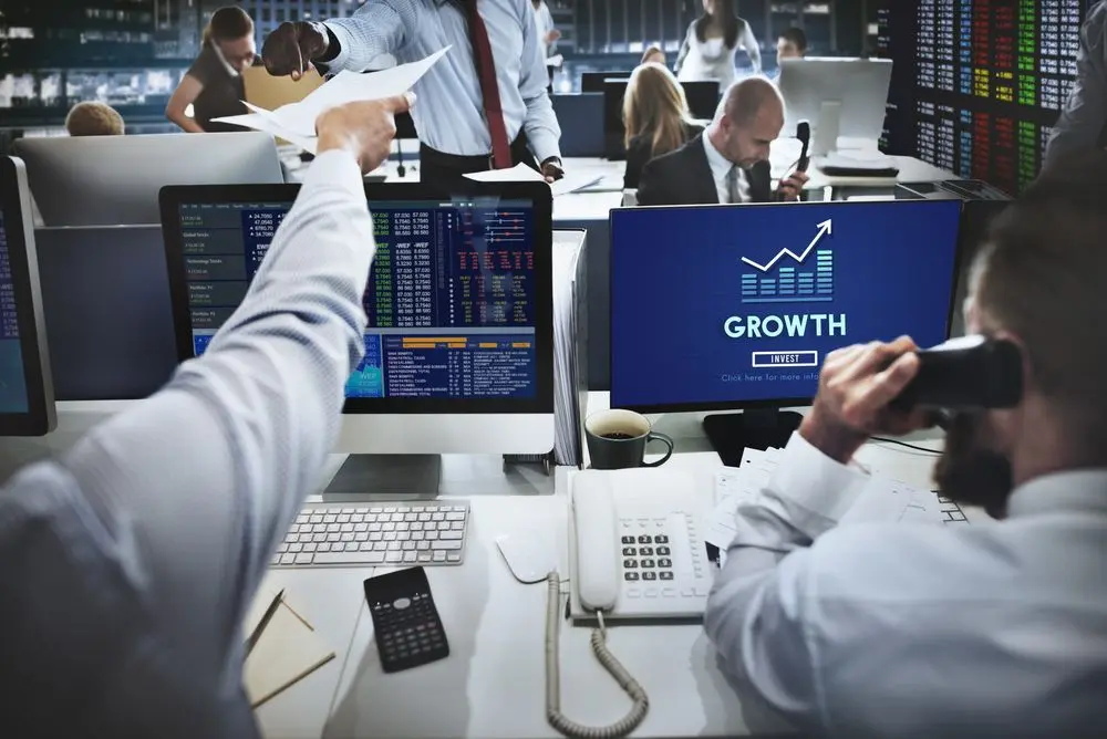 Як українському інвестору купити акції Amazon через Interactive Brokers