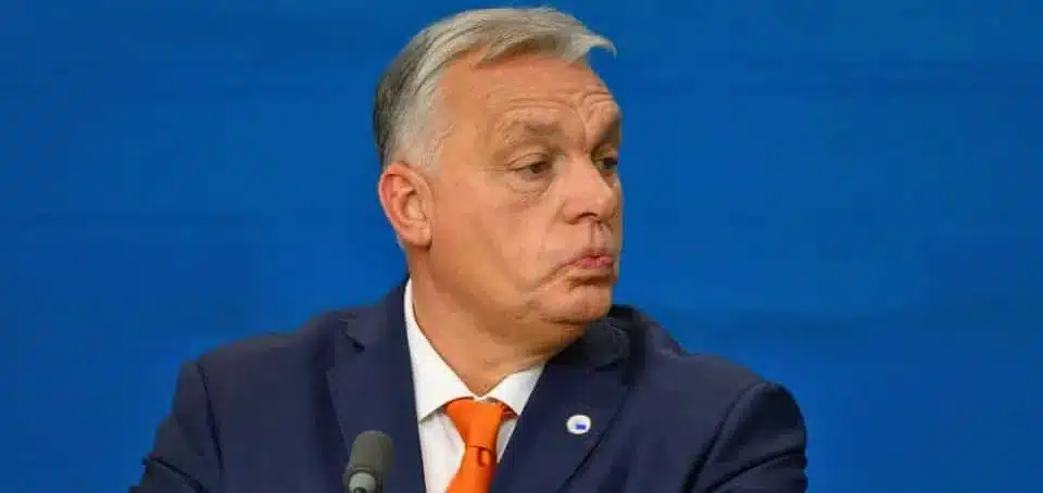 26 депутатів Європарламенту закликали Брюссель заморозити все фінансування Угорщини