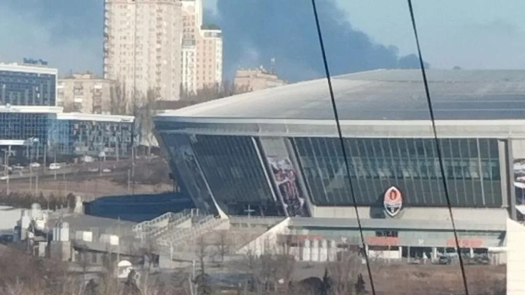 В окупованому Донецьку повідомляють про вибухи
