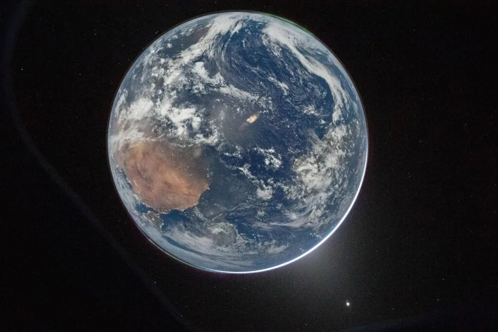 NASA показало перший за 54 роки знімок усієї Землі