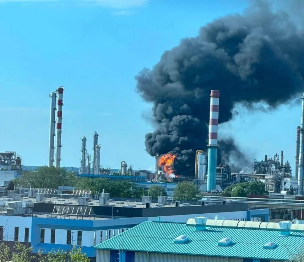 На угорському НПЗ MOL прогримів вибух