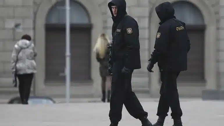 У Білорусі поліція затримала священика прямо під час Служби