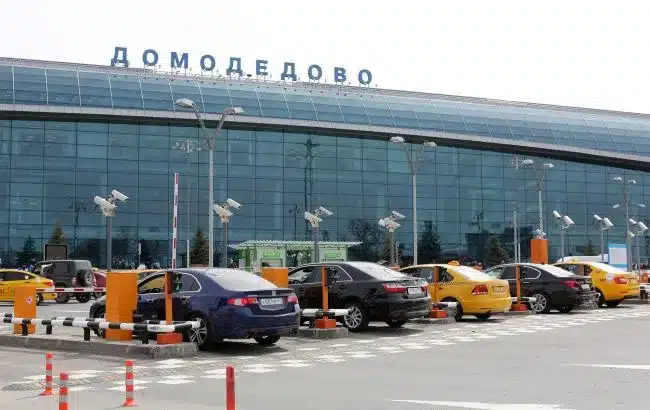 Іноземні авіакомпанії скасували 27 рейсів до Москви та назад на тлі заяви Зеленського